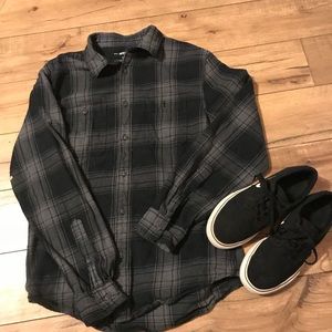 Men’s plaid flannel shirt
